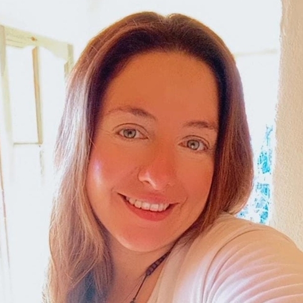 Yoana - Profesor matemática - Luján