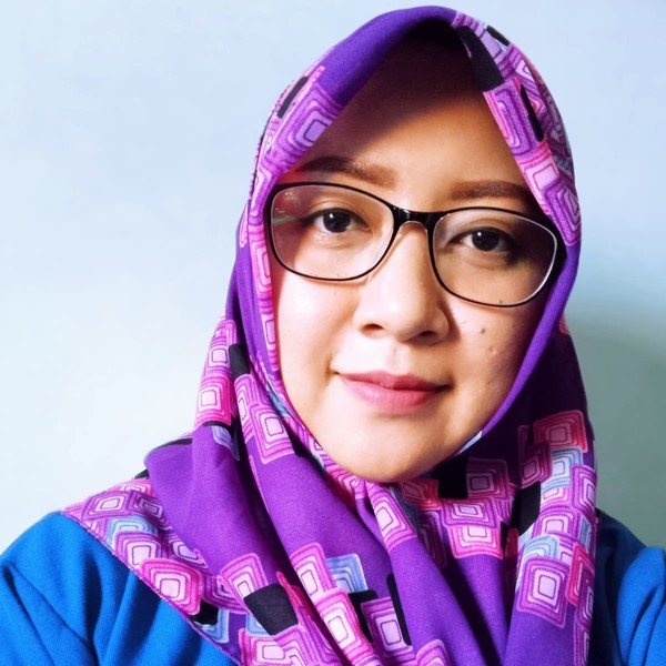 Yulia - Prof biologi - Yogyakarta