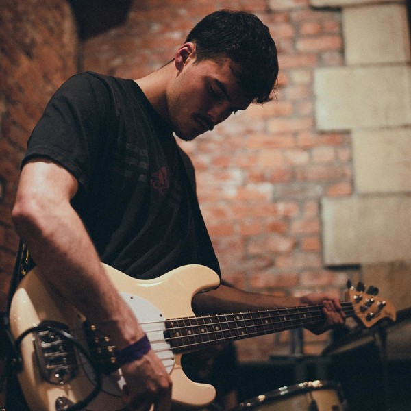 Christopher - Manchester,Greater Manchester : 10 years of live bass playing  experience, offering beginners to semi pro tutorials on how become the best  bass player you can be.