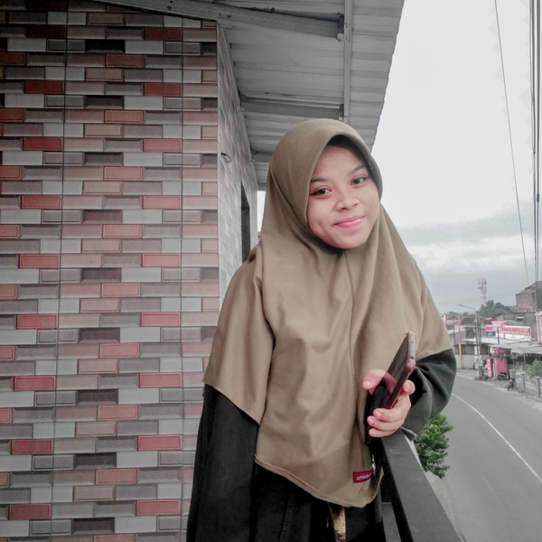 Niken - Guru mengaji - Surakarta