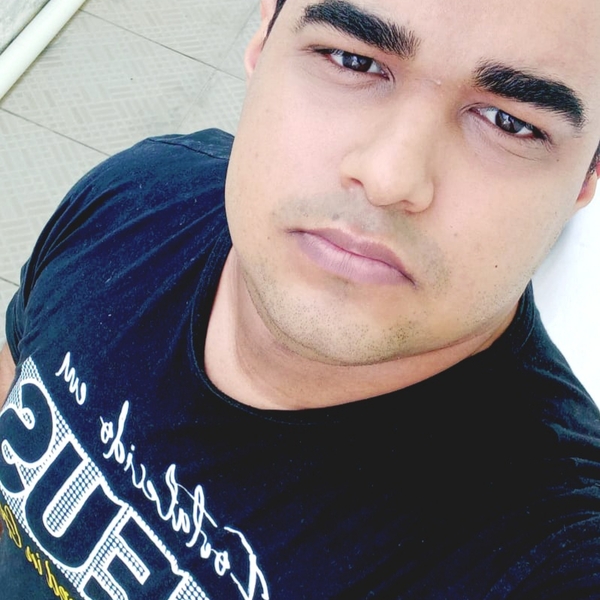 Lucas - Prof de marketing - João Pessoa