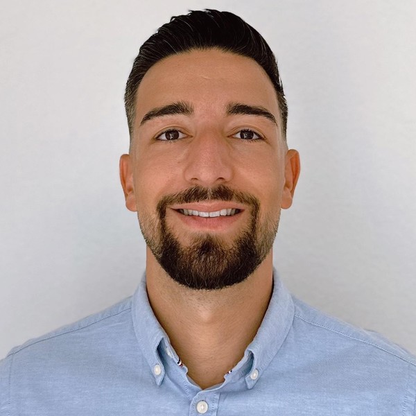Dario - Lehrkraft für BWL - Zürich