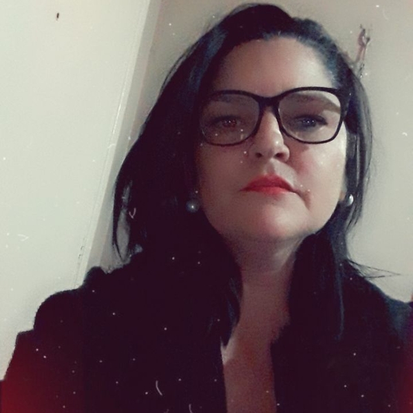 Carla - Professor de português - Canoas