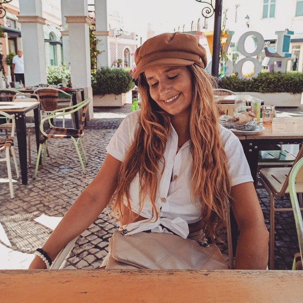 Inês - Prof de cuidador de idoso - Setúbal