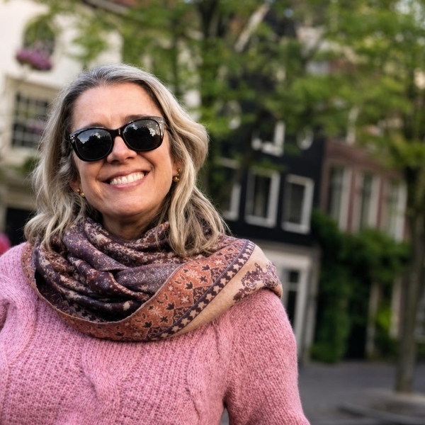 Simone - Professor de Leitura - Casqueiro