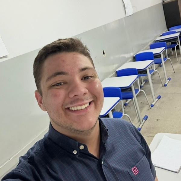 Caio Ribeiro - Professor de matemática - Petrolina de Goiás