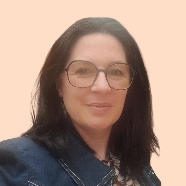 Annick - Prof de création de site web - Olliergues
