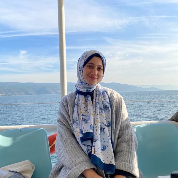 Fatma - Din kültürü ve ahlak bilgisi öğretmeni - 