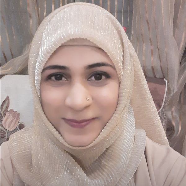 Shereen Hyderabad, MBA graduate....can teach English,Hindi