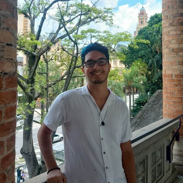 João - Professor de francês - São Paulo