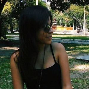 Caroline - Professor de história - Pelotas