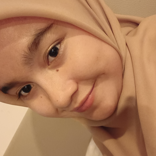YUSTINA HASMA - Guru filsafat - Palopo