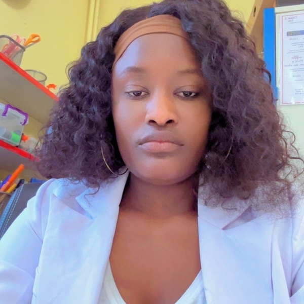 Awa - Prof de maths - Osny