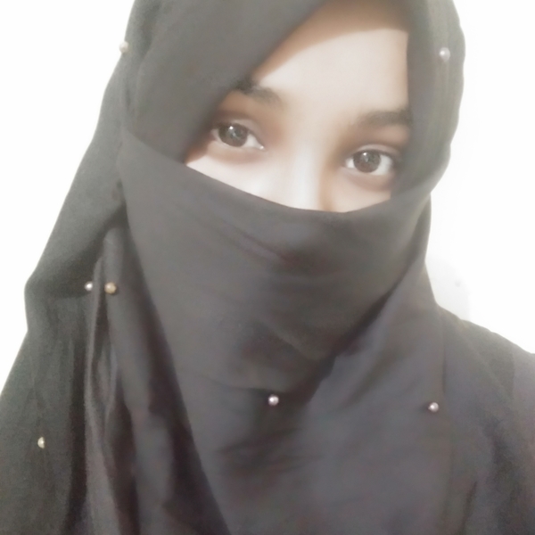 Khan Bushra - Biology tutor - Thane