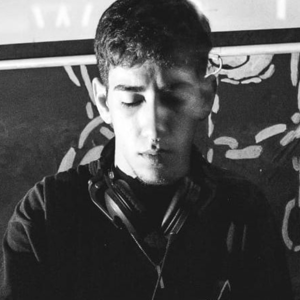 Matias - Profesor DJ - Ezpeleta