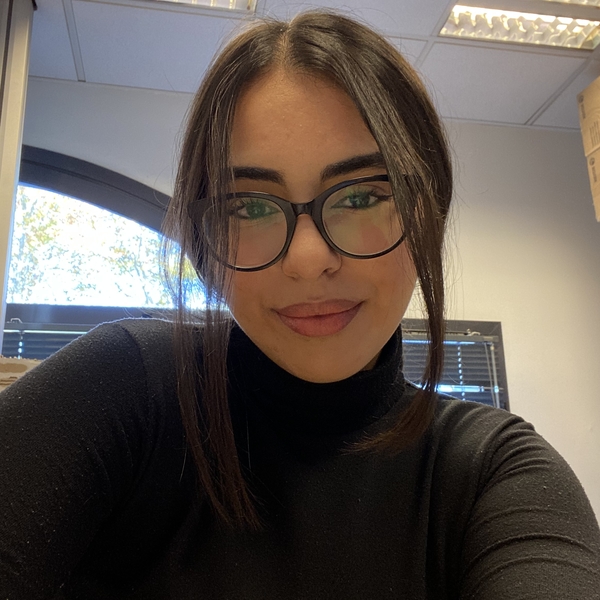 Yousra - Prof d'arabe - Angers