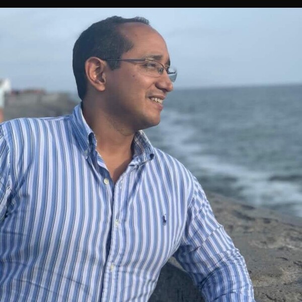 Juan Carlos - profesor de biología celular - La Molina