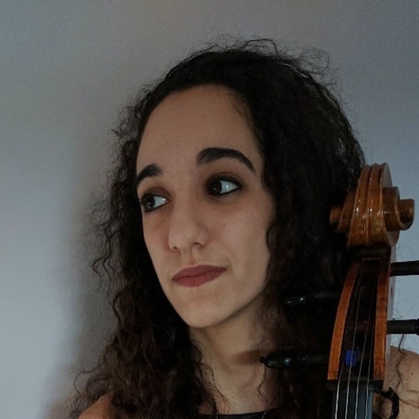 Roxanna - Cello tutor - London