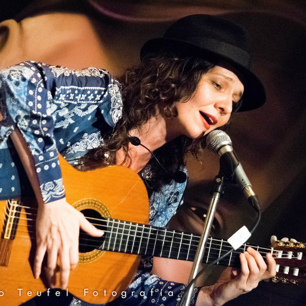 Lucie - Prof de guitare - Paris