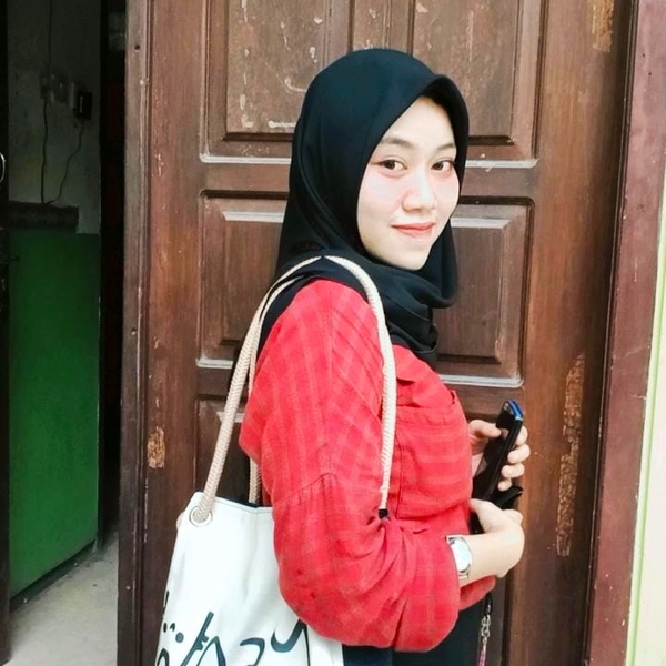 Ajeng - Guru mengaji - Lamongan