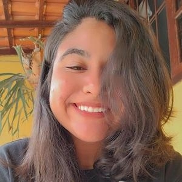 Jhuly - Professor de inglês - Maricá