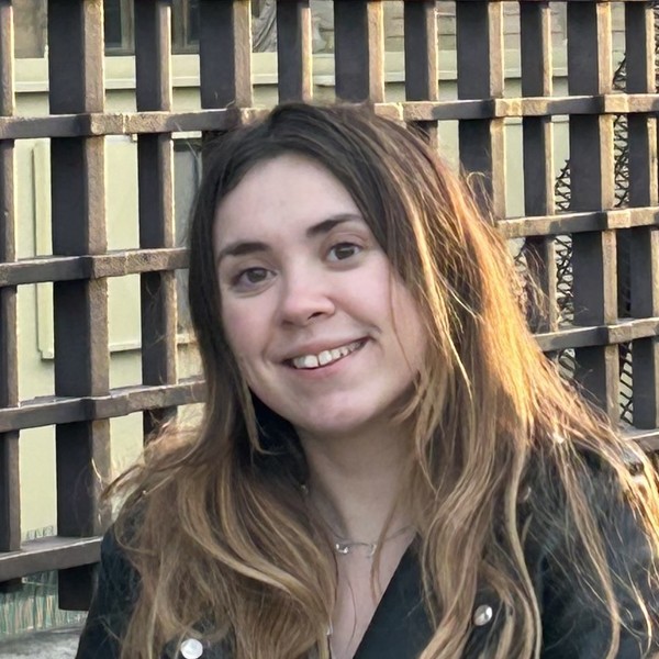 Romane - Prof d'histoire - Pessac