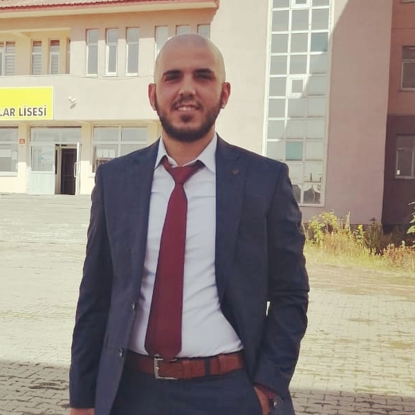 İsmail - Türkçe öğretmeni - Diyarbakır