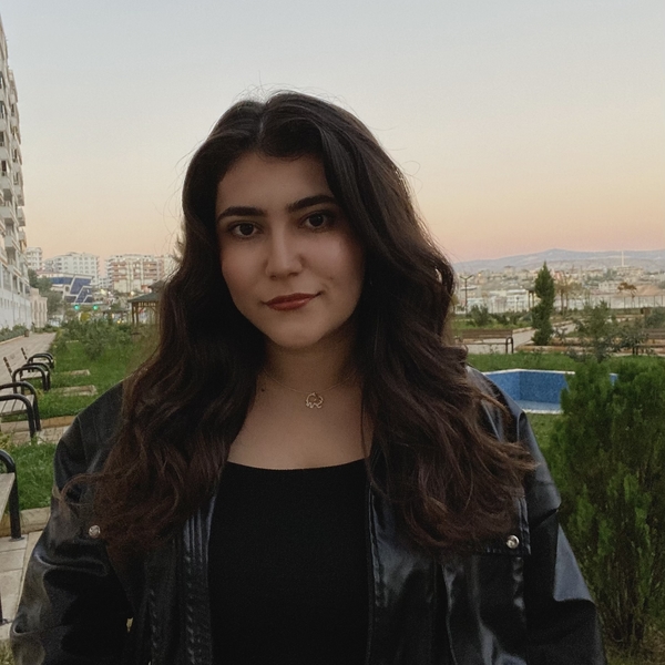 Dilvin - Türkçe öğretmeni - Pervari