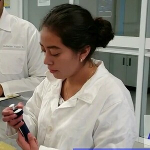 Julia - Profesor de física - Ciudad López Mateos