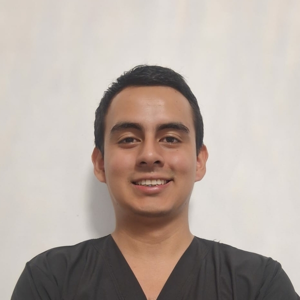 Rogger - profesor de biología - Chiclayo
