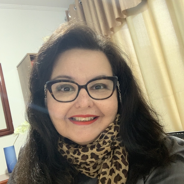 Adriana - Professor de inglês - conversação - Santos