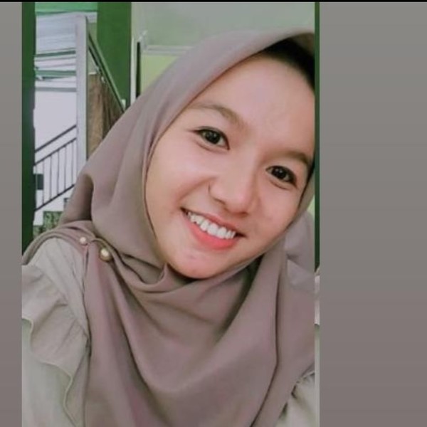 Dwi - Guru mengaji - 