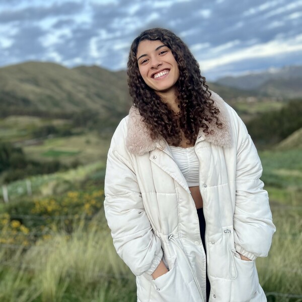 Vania - profesor de arquitectura - La Molina