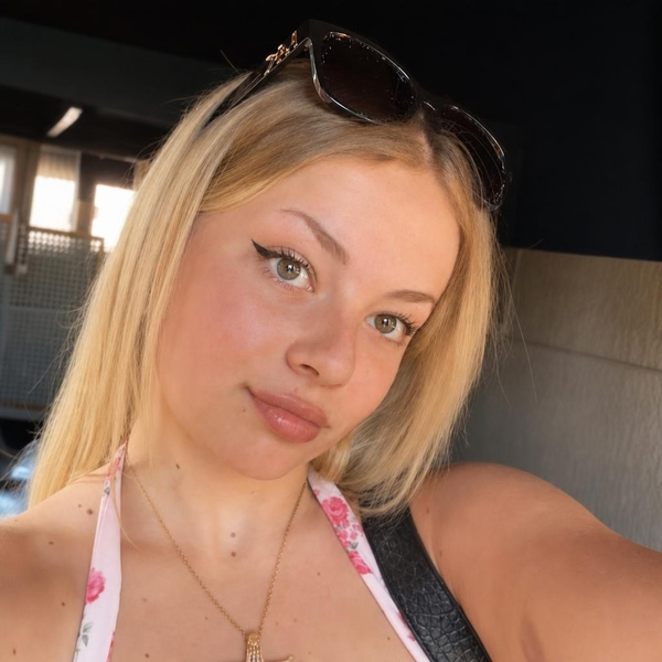 Anastasia - Französischlehrerin - 