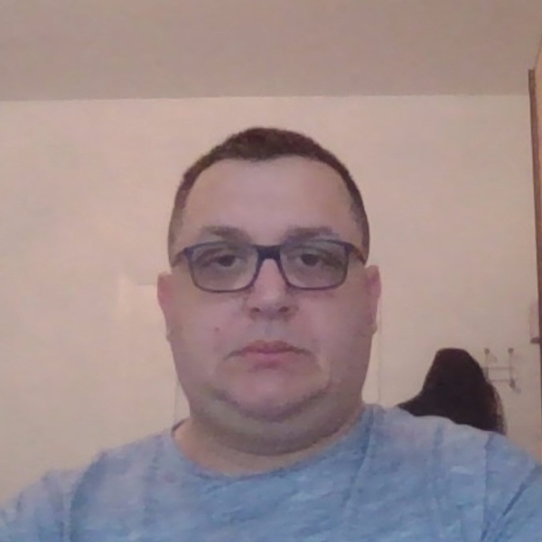 Davide - Insegnante di software e programmi - Varese