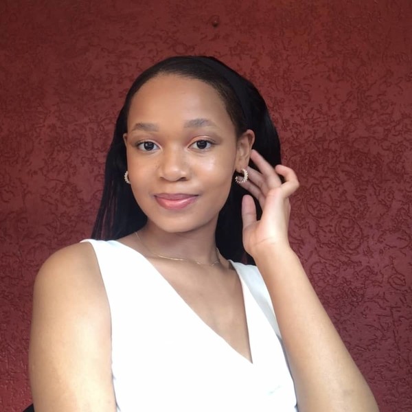 Tshegofatso English tutor 8/h 2 reviews