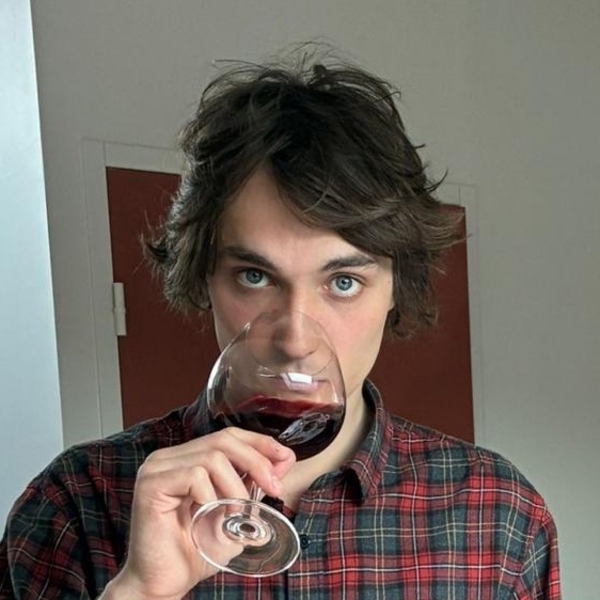 Theophile - Prof d'œnologie - Paris