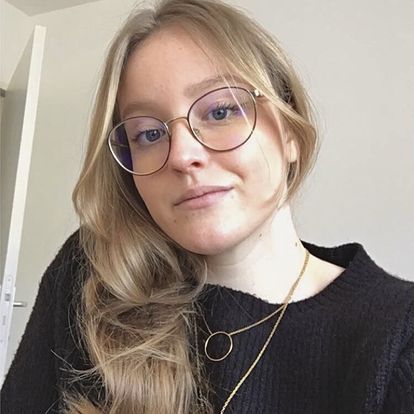 Laura - Prof de maths - Paris