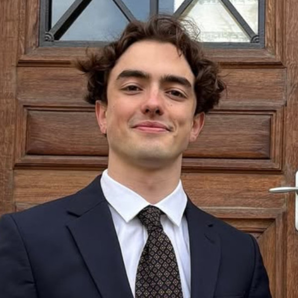 Matthieu - Prof de droit - Lyon 2e