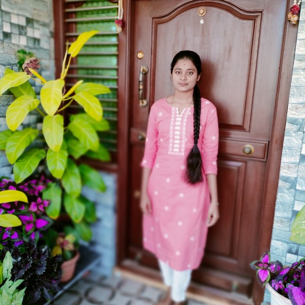 Pallavi - Maths tutor - Malur