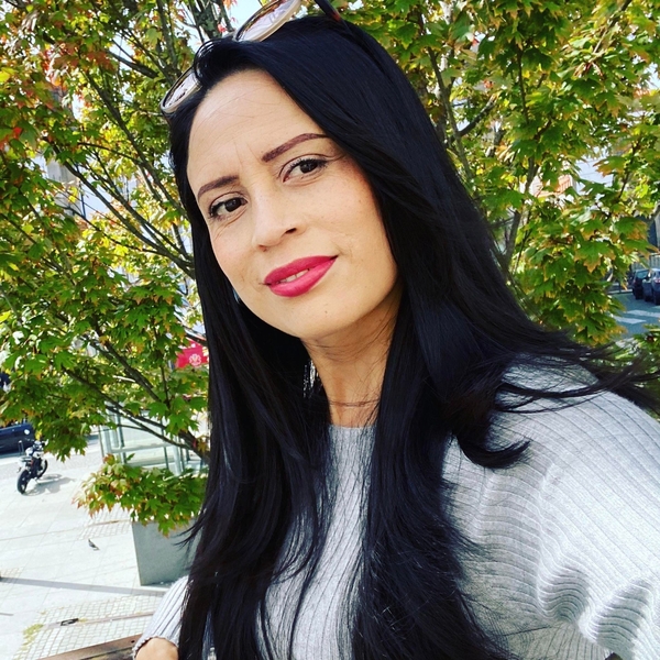 Flor - Prof de português para estrangeiros - Porto