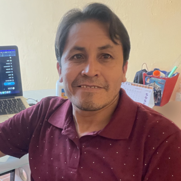 Emiterio - profesor de álgebra - Chiclayo