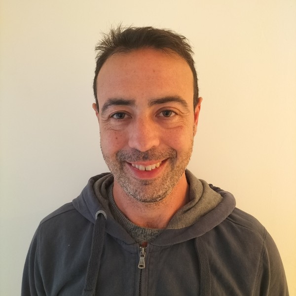 Juan Ramón - profesor de código de tránsito - Estepona