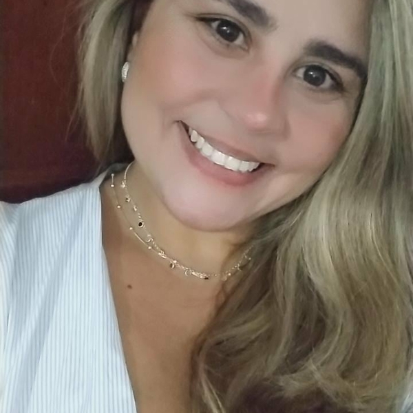 Karen - Prof de inglês - Ingleses do Rio Vermelho