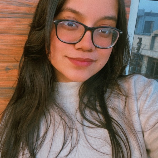 Himangi - English tutor - Ghaziabad