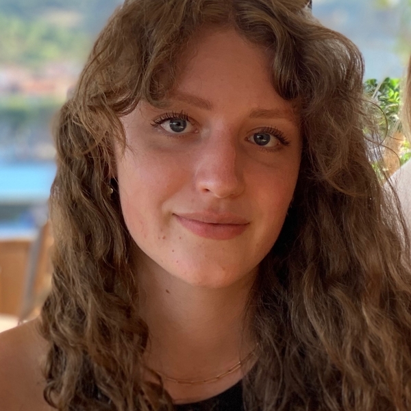 Laura - Prof d'anglais - Mur-sur-Allier