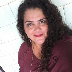 Larissa - Professor de português para estrangeiros - 