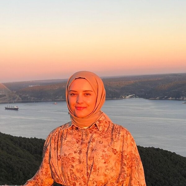Elif - Sosyal bilgiler öğretmeni - İstanbul