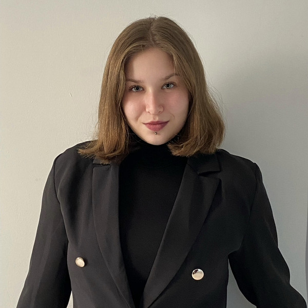 Gizem - Piyano öğretmeni - 