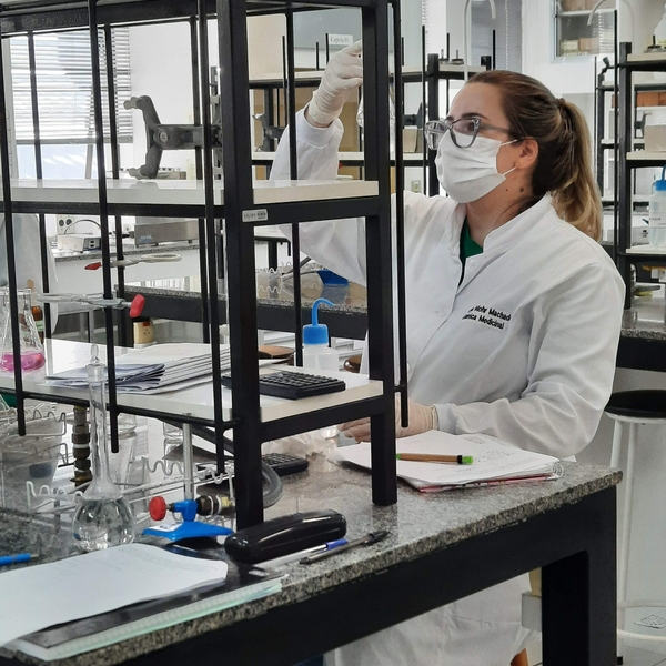 Bibiana - Professor de química - Gravataí